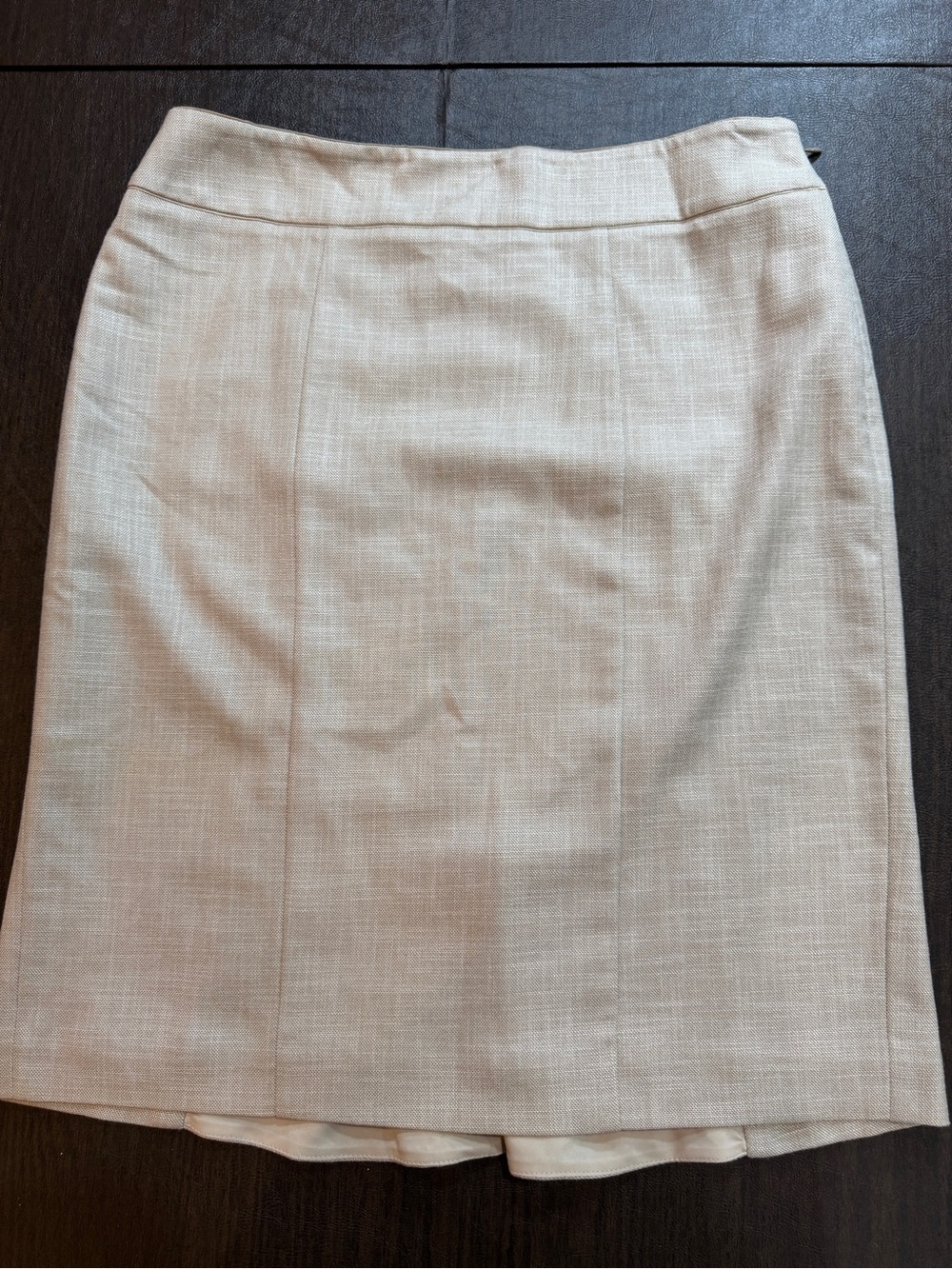 White House Black Market Pencil Oatmeal Skirt Back Ruffle Sz 4